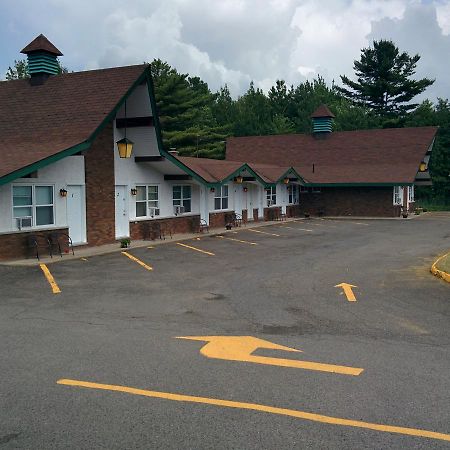Motel Les Pins 그랜비 외부 사진